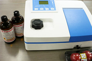 分光光度計と試薬